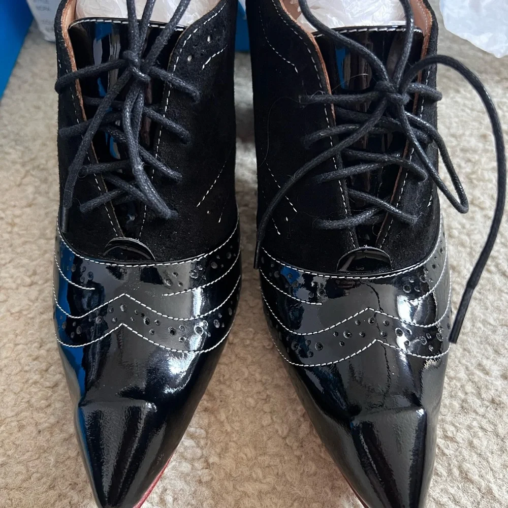 BNIB Fluevog Classy Nora - Picture 2 of 4